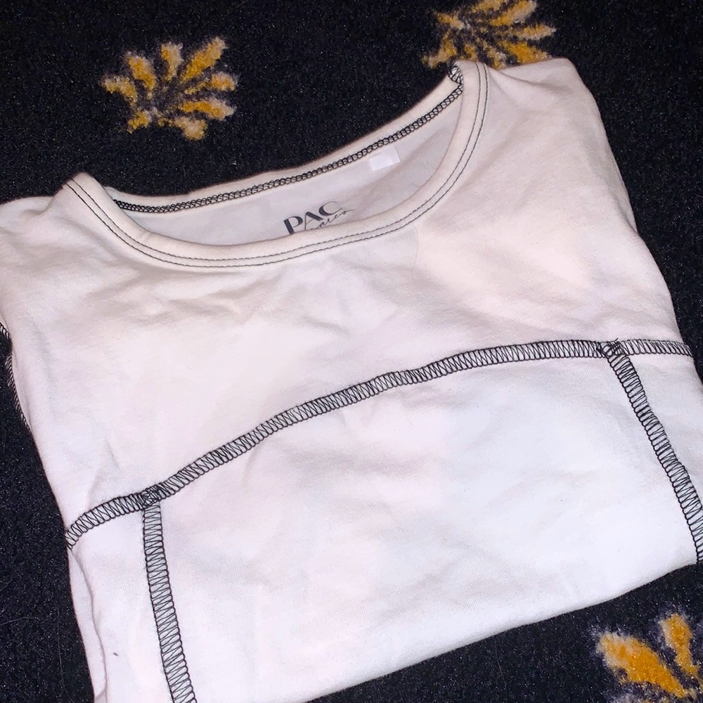 super cute and cool white t shirt with black lining